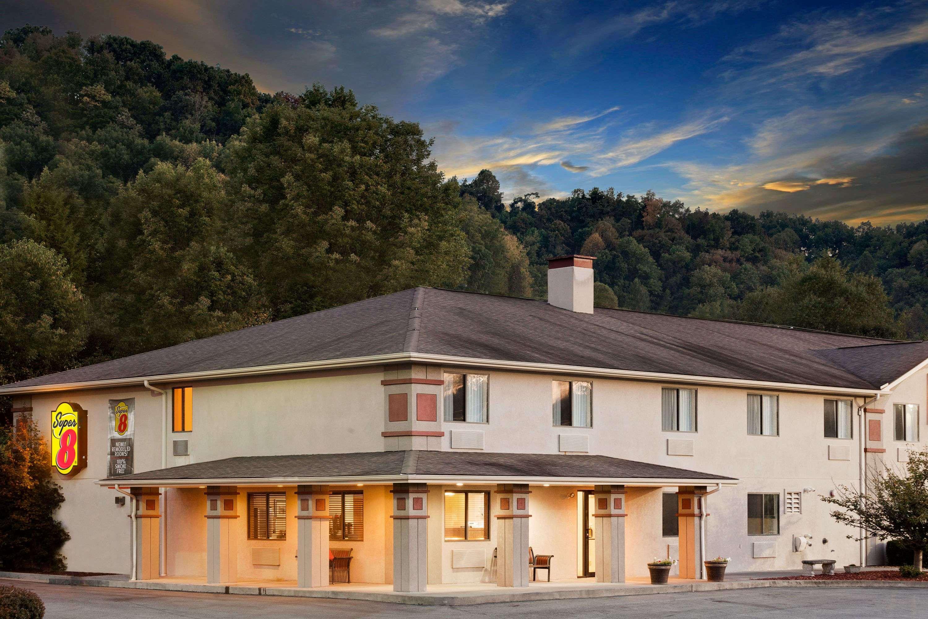 Hotel Super 8 By Wyndham Lebanon Esterno foto