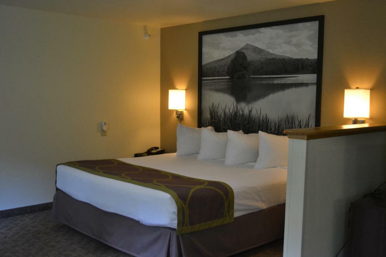 Hotel Super 8 By Wyndham Lebanon Esterno foto